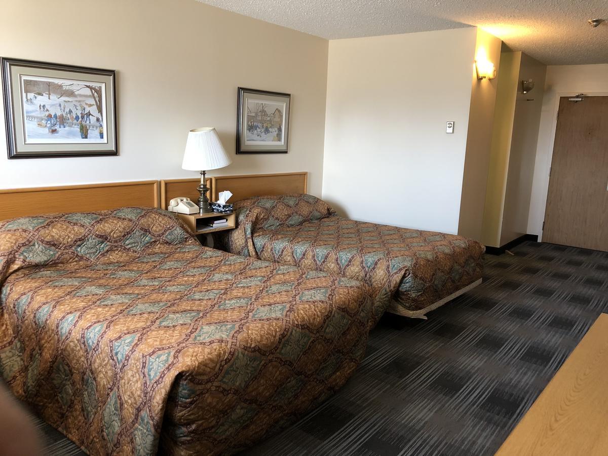 Agassiz Park Lodge - Under New Management McCreary 外观 照片