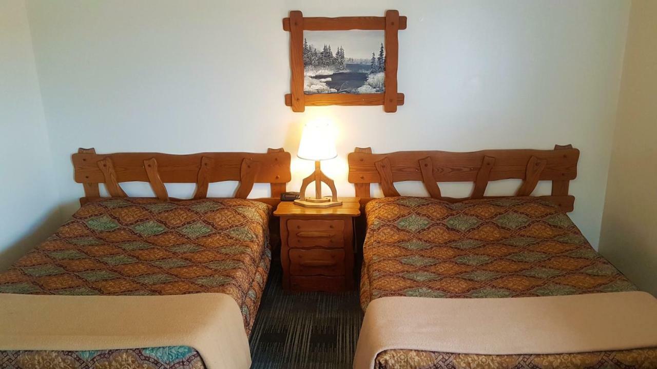 Agassiz Park Lodge - Under New Management McCreary 外观 照片