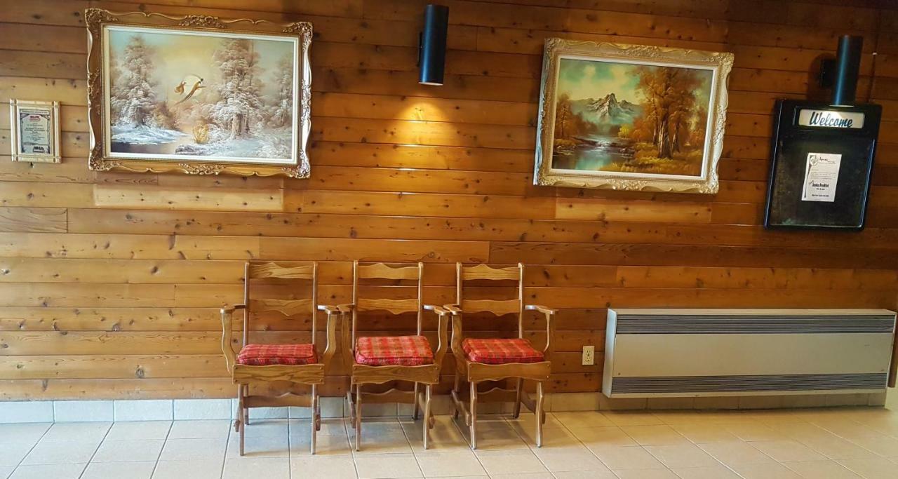 Agassiz Park Lodge - Under New Management McCreary 外观 照片